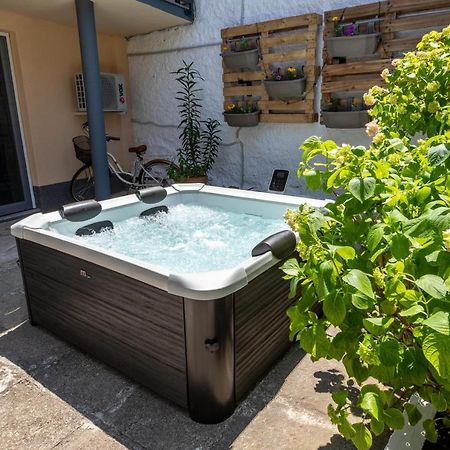 Self Check-In Apartment With Jacuzzi Mostar Exterior foto